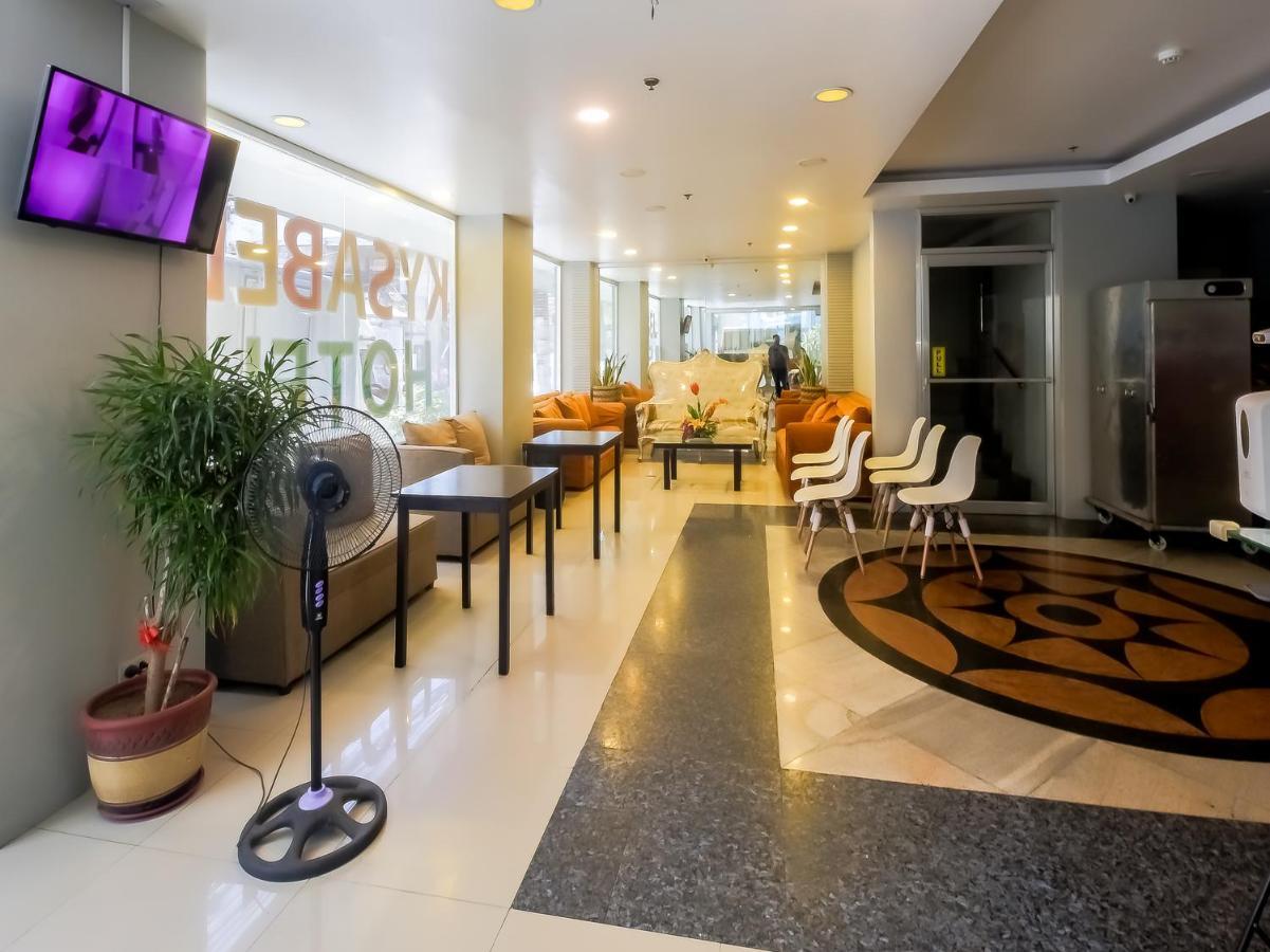 Vaccinated Staff - Oyo 837 Kysabel Hotel Paco Екстер'єр фото